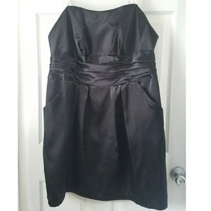 Black sleeveless bridesmaid dress.